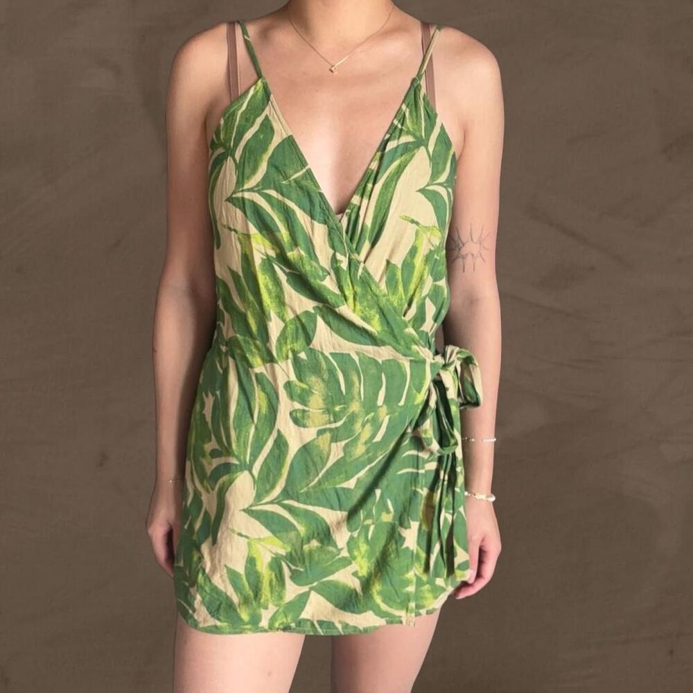 Dress Forum Green Tropical Romper Wrap dress size large